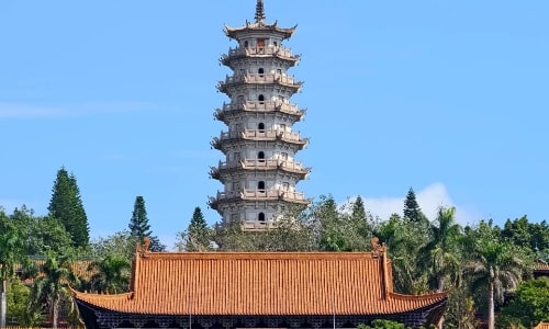 Qianfo Tower 